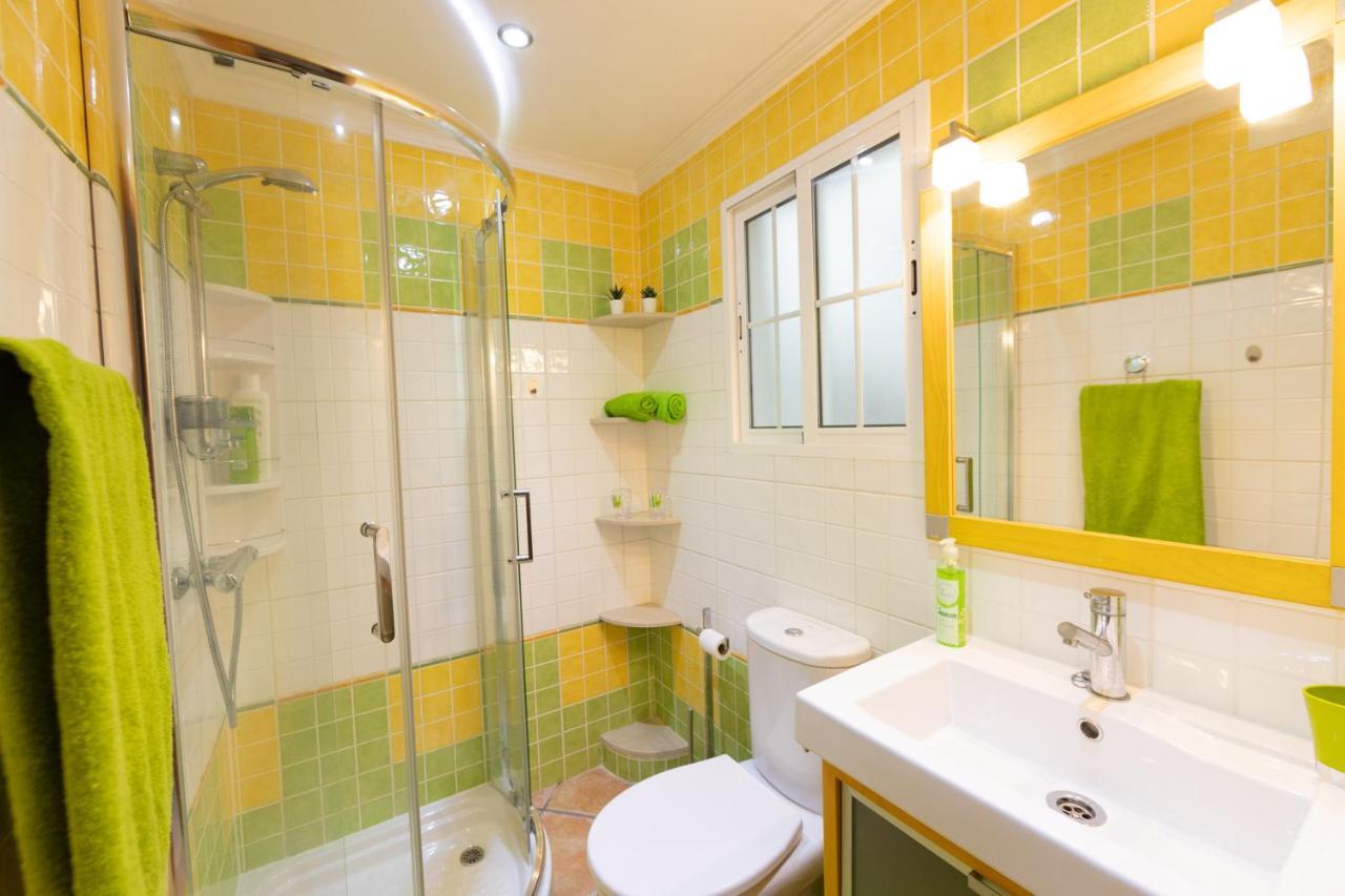 Tolles Ferienhaus Mit Sonnenterrasse Direkt Am Meer イスラ・クリスティナ エクステリア 写真